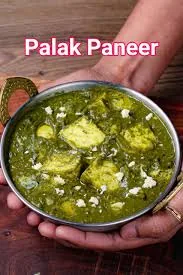 Cottage Cheese in Spinach Sauce