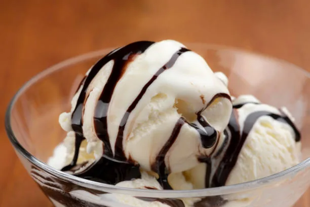 Vanilla Chocolate Sundae